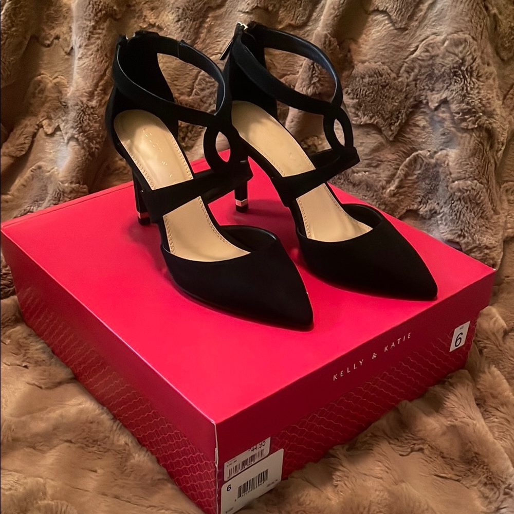 Like New Kelly & Katie Black Elegant Heels